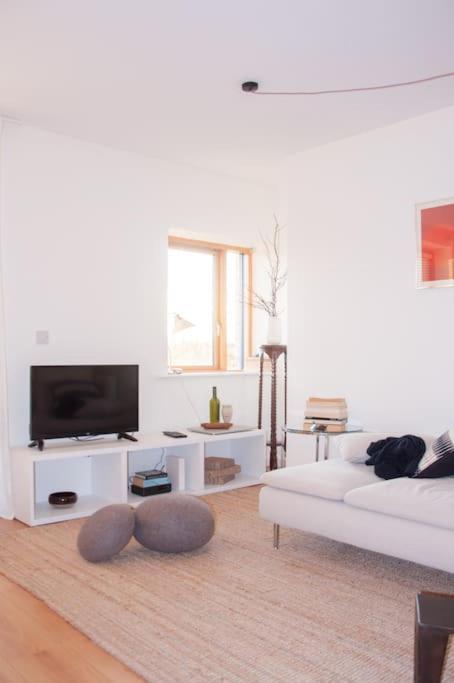 2 Bed 2 Bath Apartment With Canal View ดับลิน ภายนอก รูปภาพ